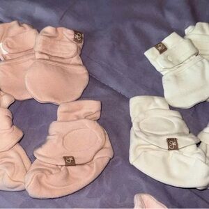 Goumi Cozy Baby Mittens and Booties Sets